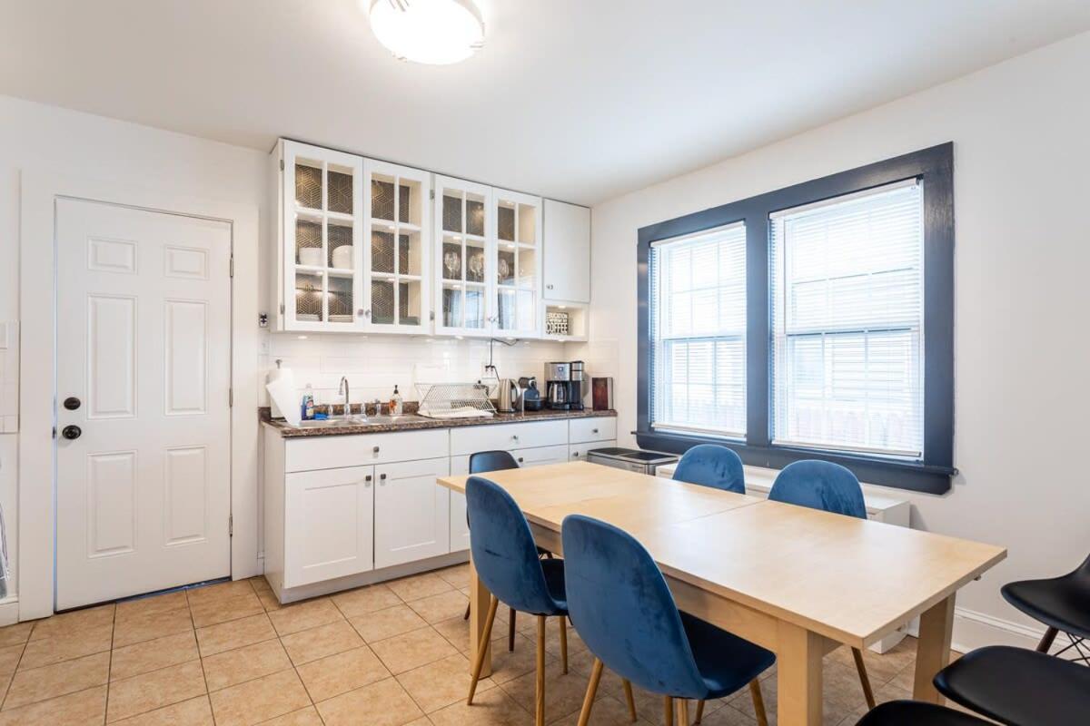 Апартаменти The Blue Sapphire 2Br 2 King Beds & Ample Backyard Бріджпорт Екстер'єр фото