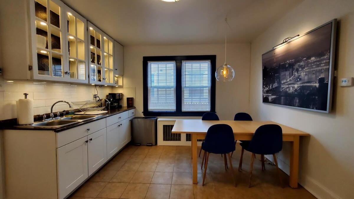 Апартаменти The Blue Sapphire 2Br 2 King Beds & Ample Backyard Бріджпорт Екстер'єр фото
